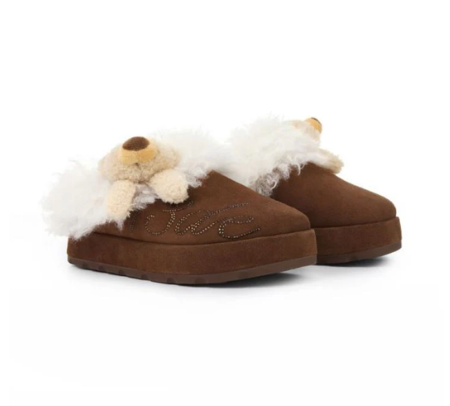 13DE MARZO LOGO FUZZY SNOW SLIPPERS BROWN CT